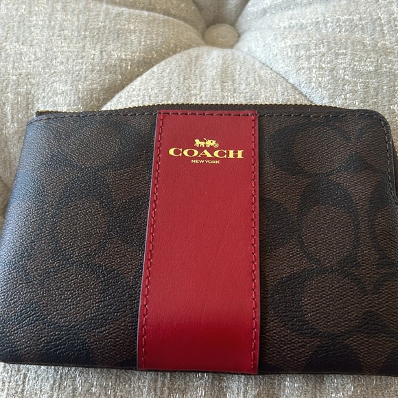 Coach wristlet 4 inches tall x 6 1/2 wide - Picture 4 of 4